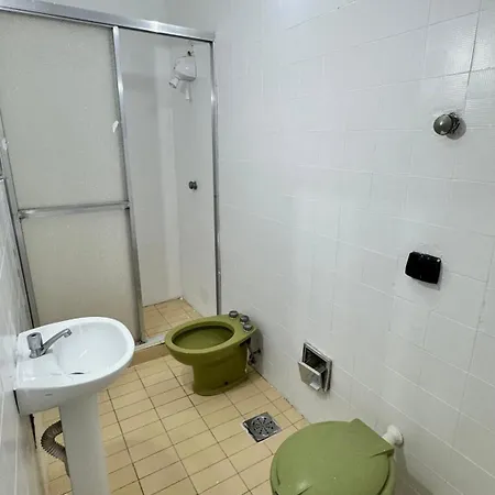 Apartamento 701 nas Pitangueiras - 2 dormitórios - na quadra da praia!-3